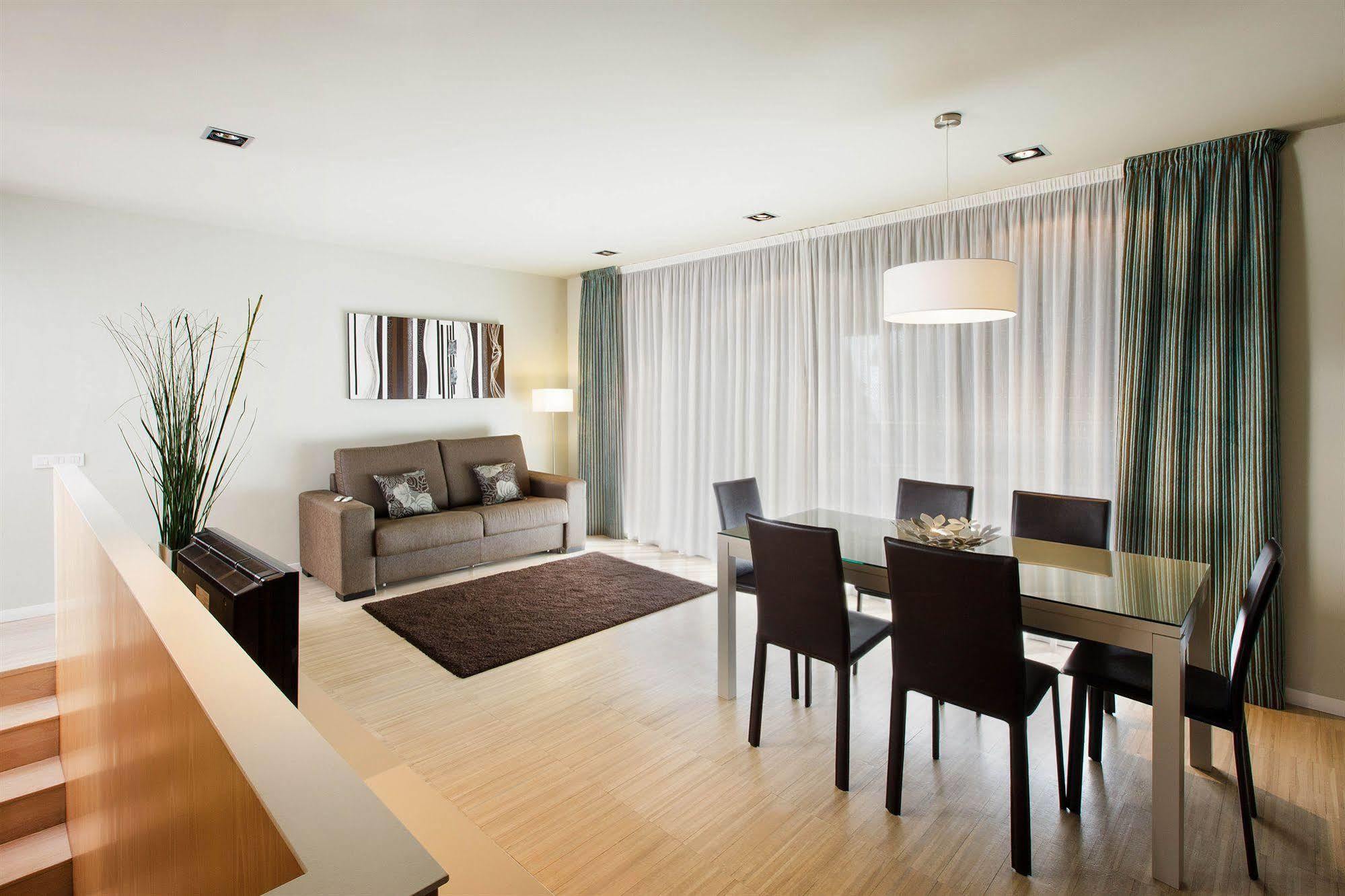 Mh Apartments Sant Pau Barcelona Luaran gambar